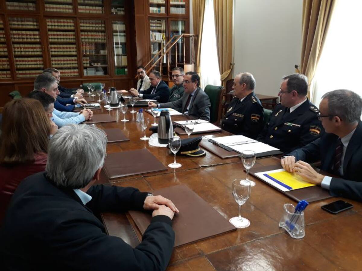 El módulo del puerto de Málaga para atender a migrantes rescatados se retrasa