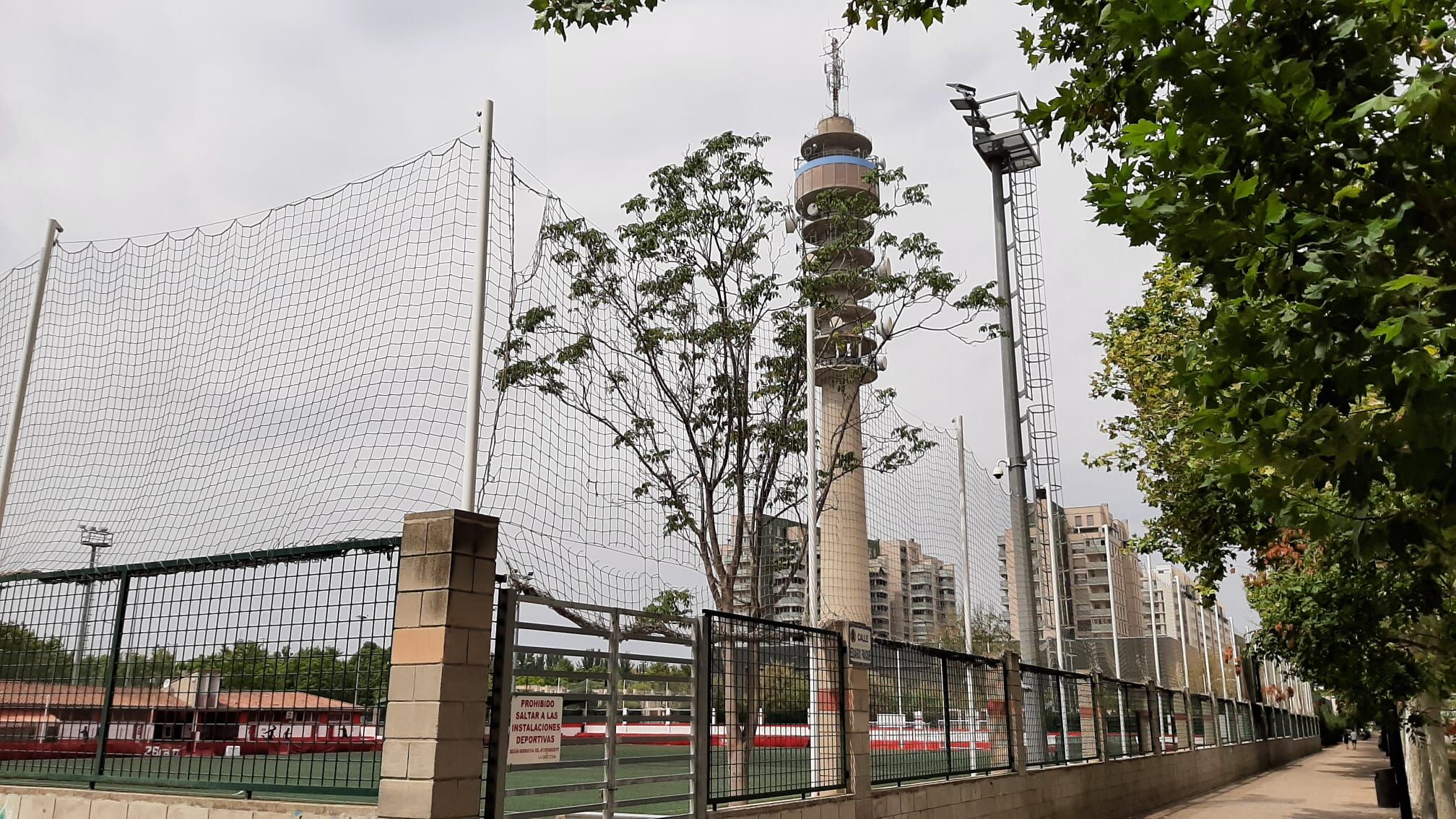 Equipamiento deportivo en Vía Hispanidad
