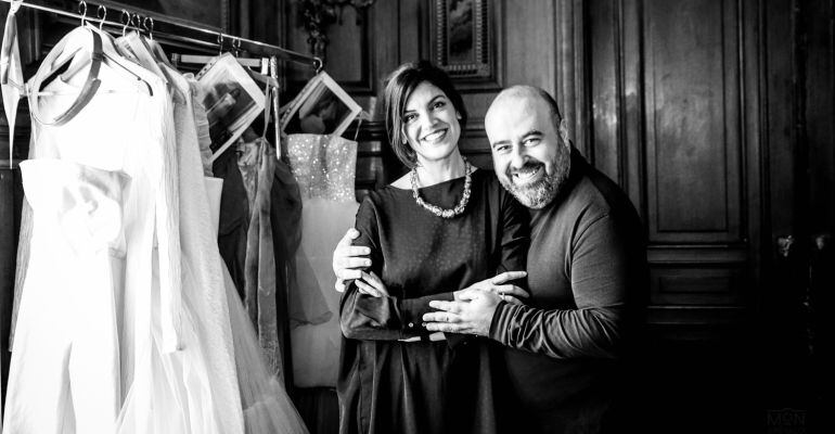 Jimena Mazucco junto al diseñador Armiche Rodriguez de la firma Nihil Obstat en Pasarela Atelier Couture