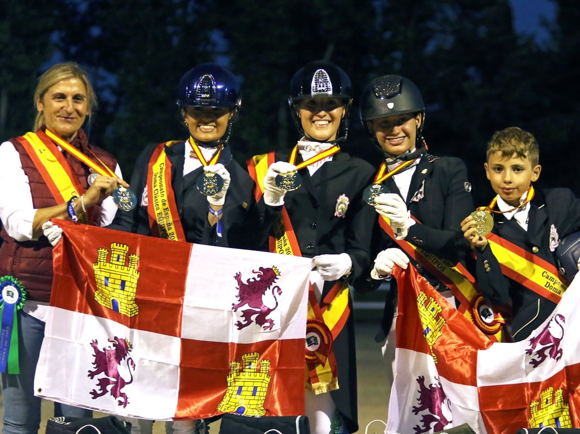 La segoviana Carla de la Fuente, campeona de España de doma clásica con Castilla y León