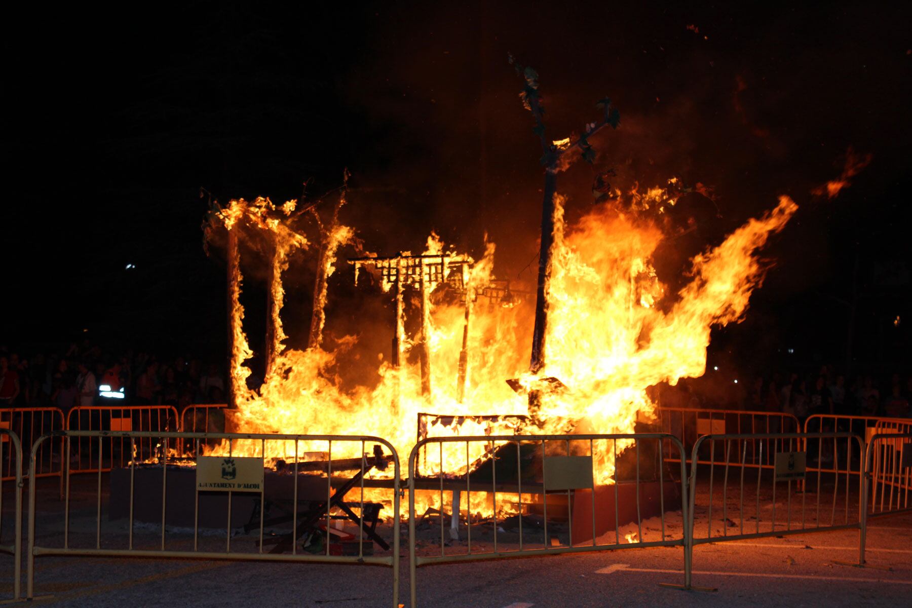 Finalment la Foguera si es va poder cremar