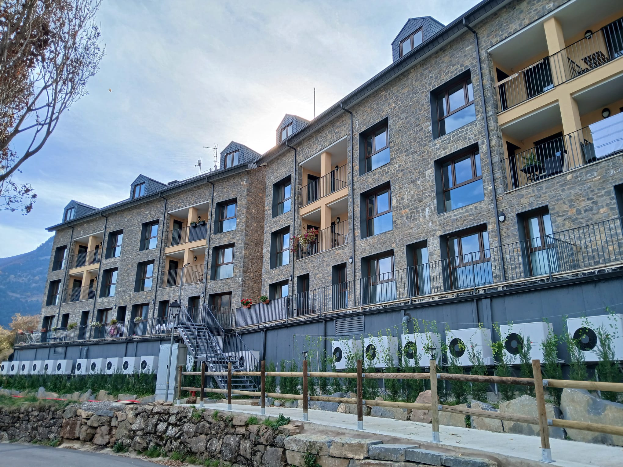 Nuevo bloque de 24 viviendas en Sallent de Gállego