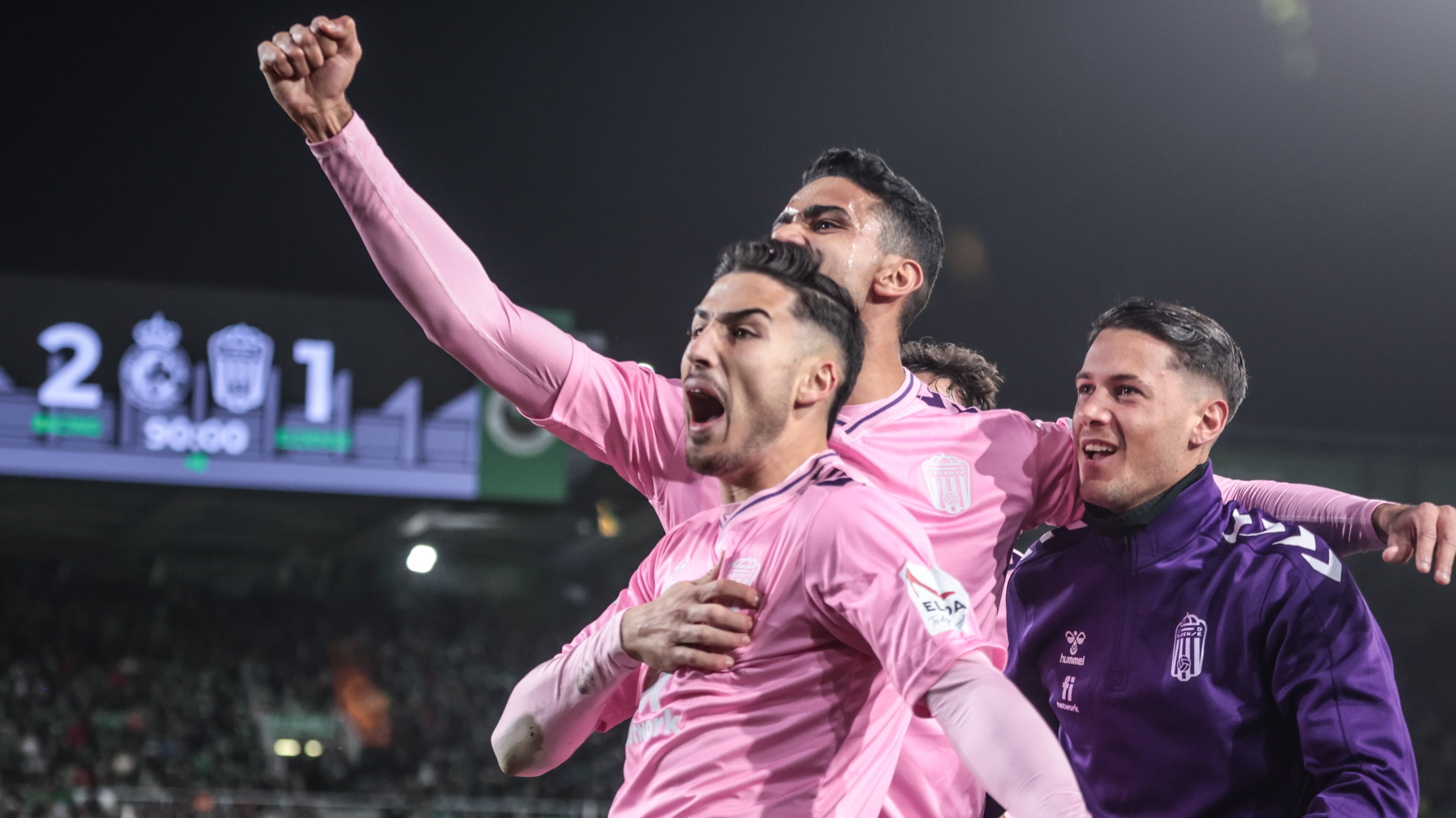 Unai Ropero celebra el empate a dos definitivo