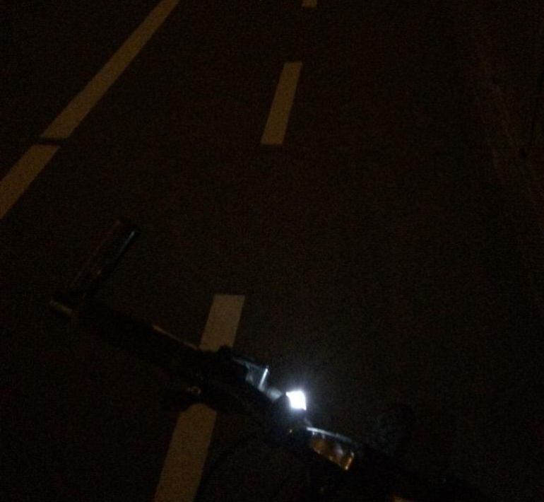 Imagen colgada en Twitter por Gorka Urtaran sobre la pasarela de Borinbizkarra sin luz