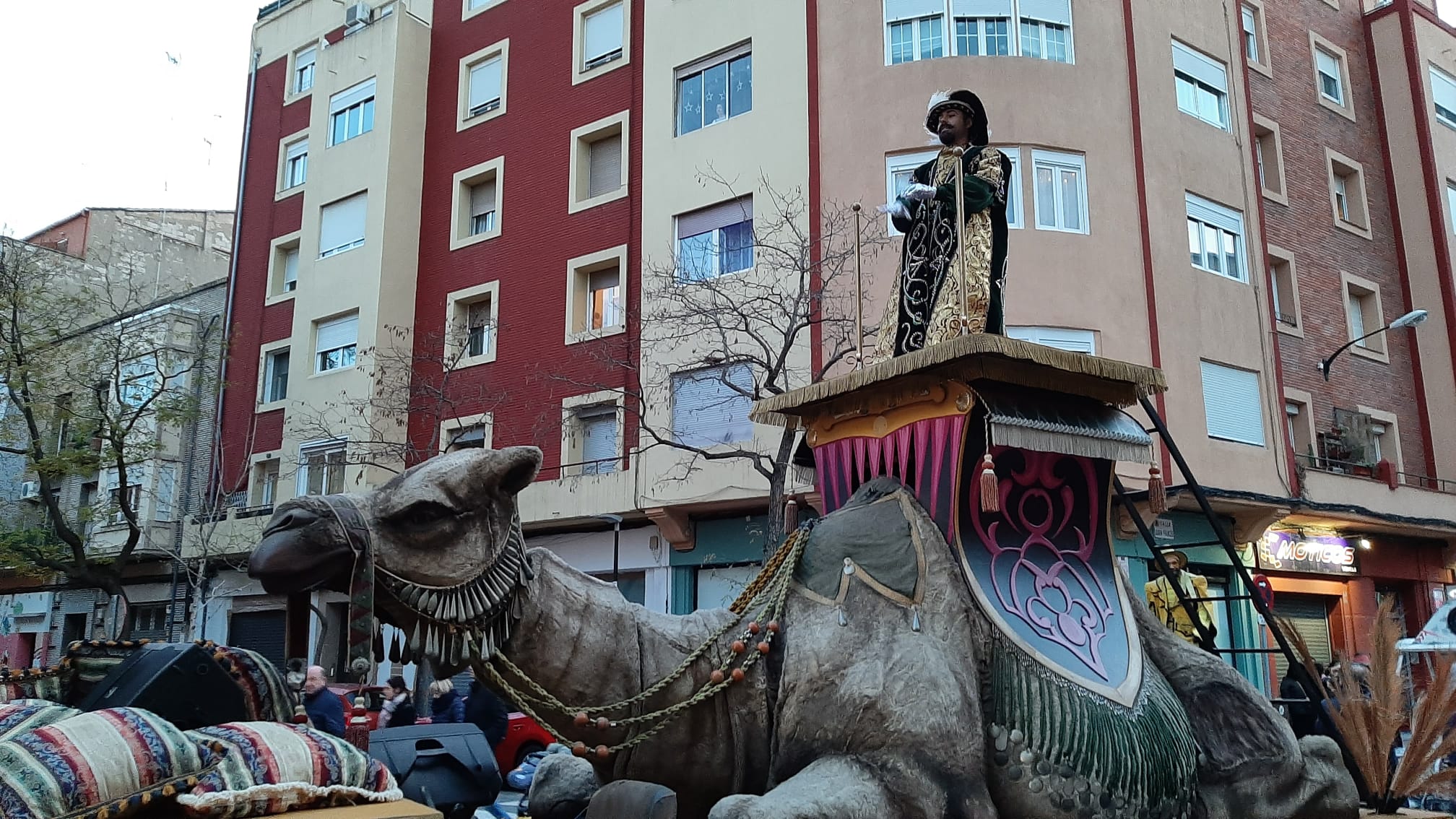 Comienza la cabalgata de Reyes en Zaragoza