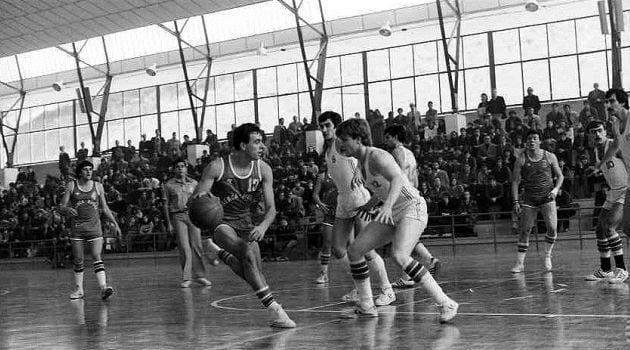 Baloncesto en El Sargal, escenario del musical Viva la Gente.