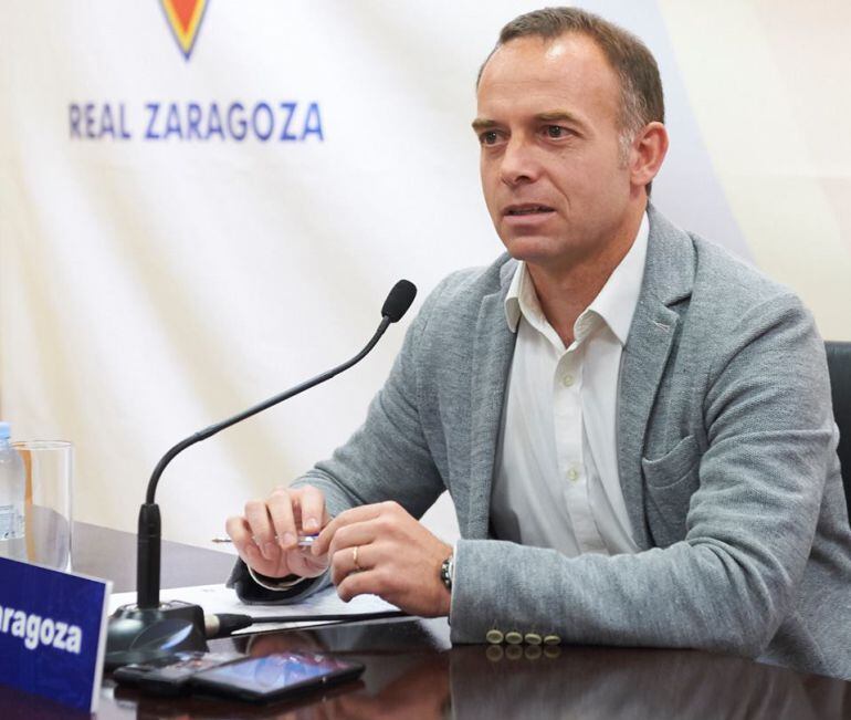 El presidente del Real Zaragoza Christian Lapetra en rueda de prensa después del fracaso de Palamós