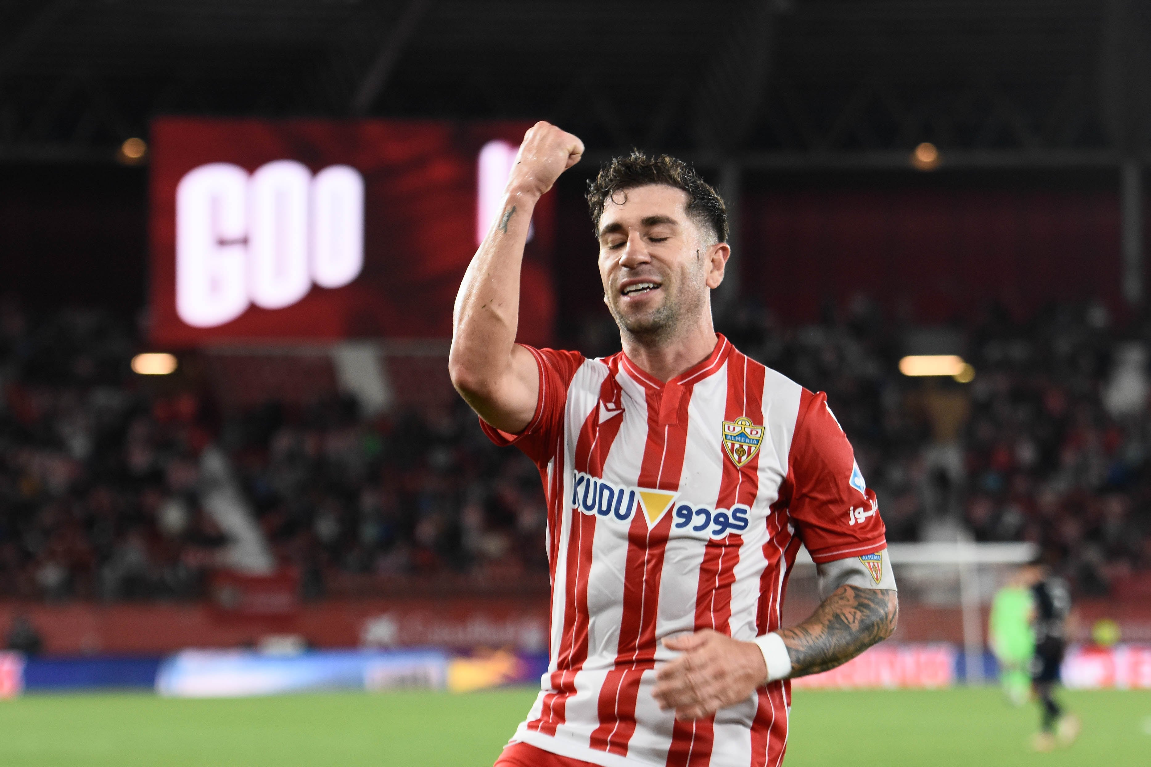 Embarba está viviendo una temporada fantástica en el Almería de Rubi.