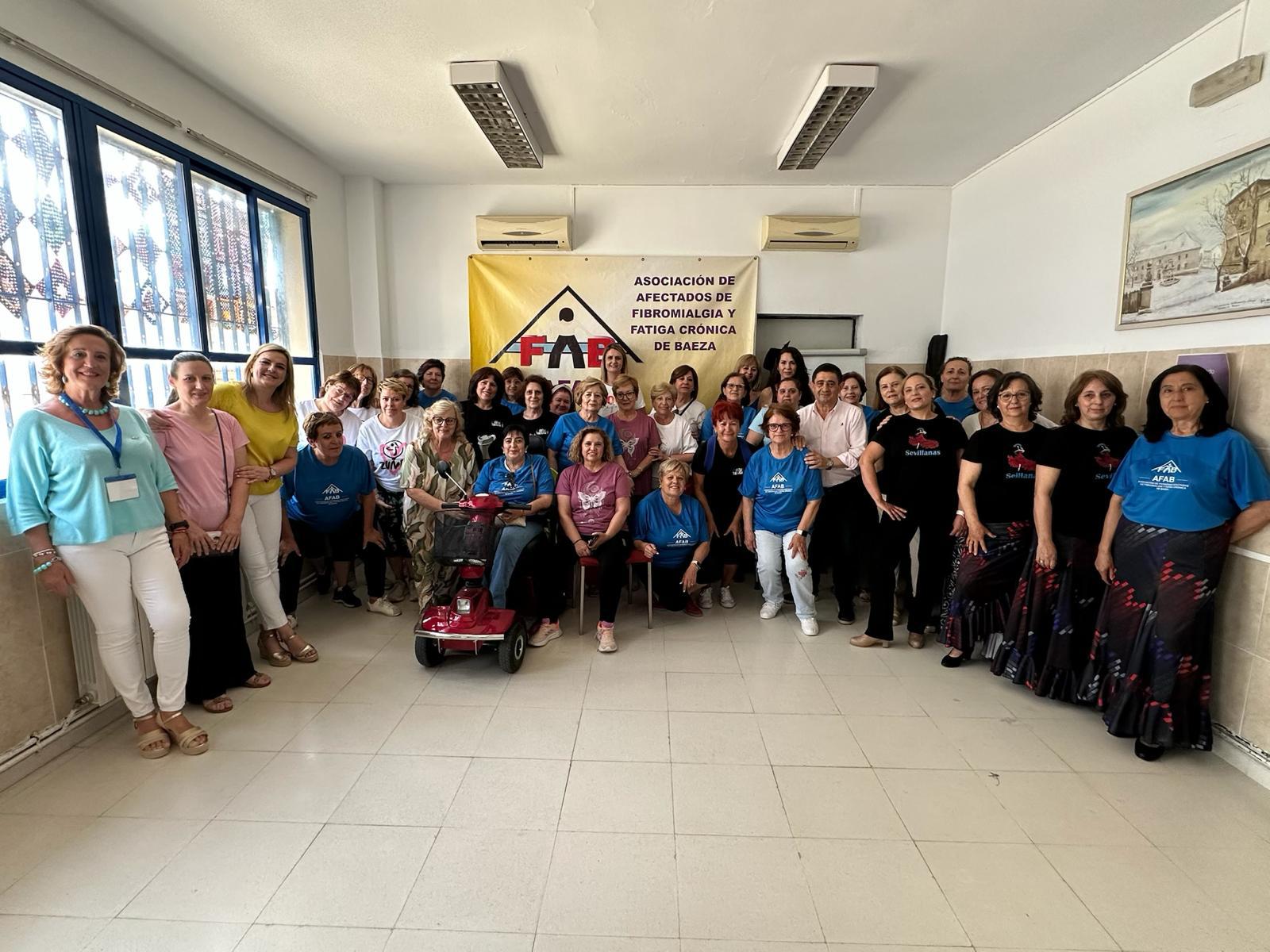 La Diputación financiará un desfibrilador para la Asociación de Fibromialgia de Baeza