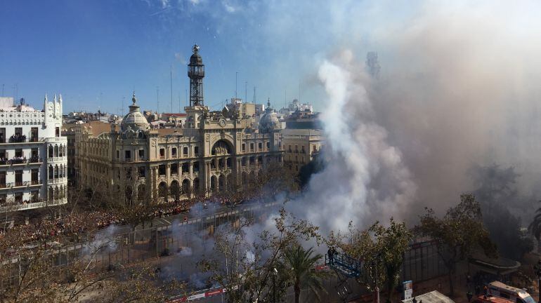 Pirotecnia del Mediterráneo debuta este año en las mascletàs de Fallas en la plaza del ayuntamiento de Valencia