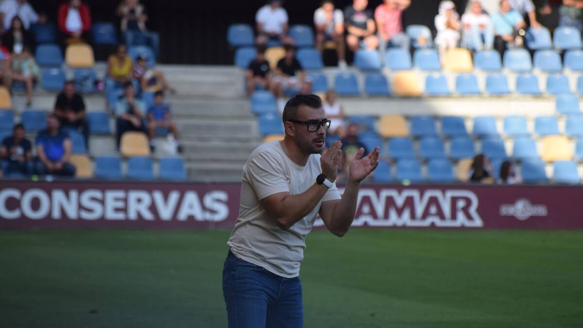 Entrevista a Yago Iglesias, entrenador del Pontevedra C.F.