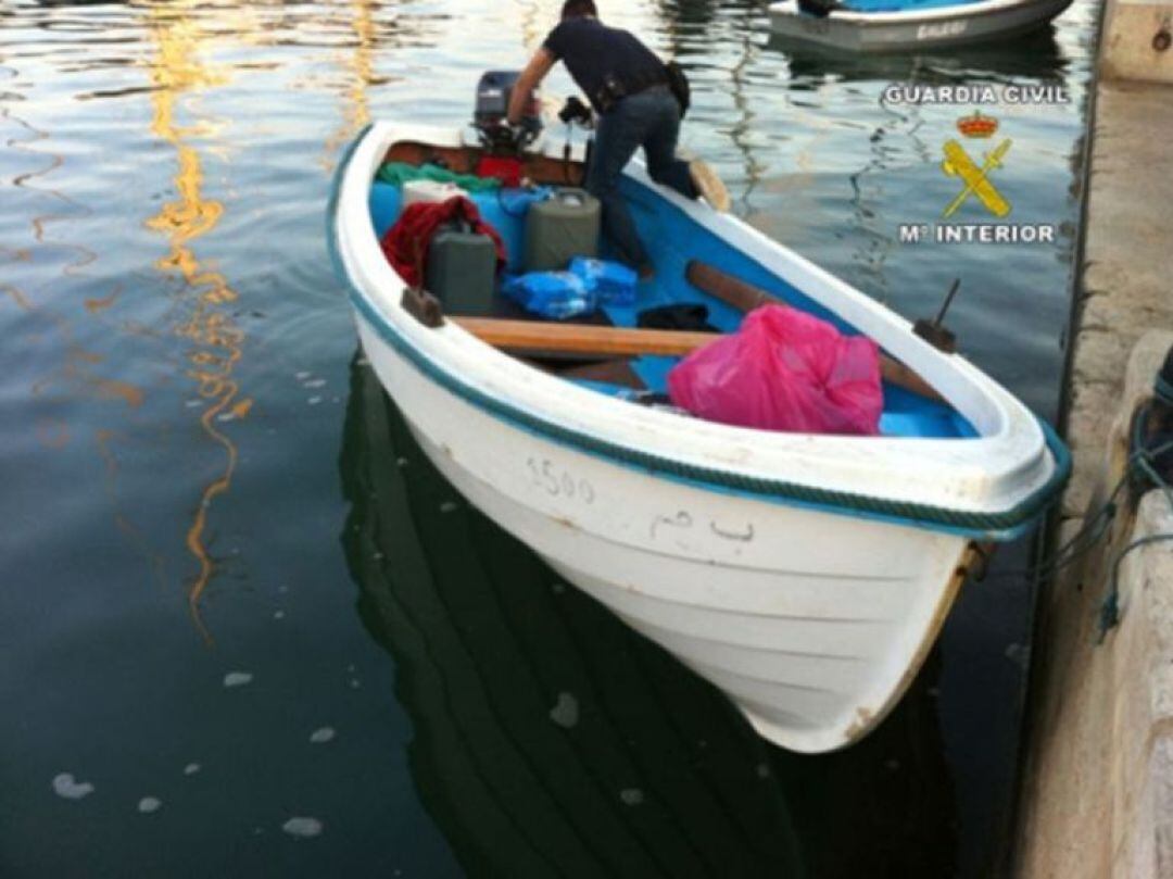Imagen de archivo de una patera interceptada en Baleares