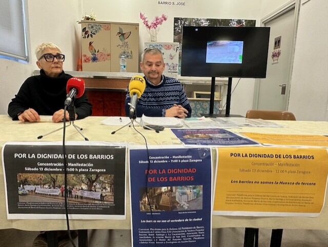 Representantes de la plataforma 'Por la Dignidad de los barrios'