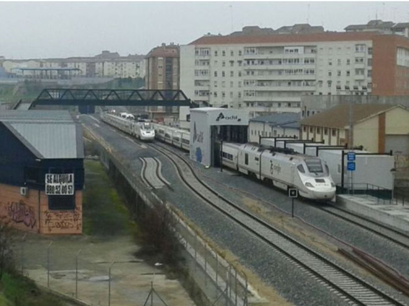Un tren entrando en la estación de Zamora