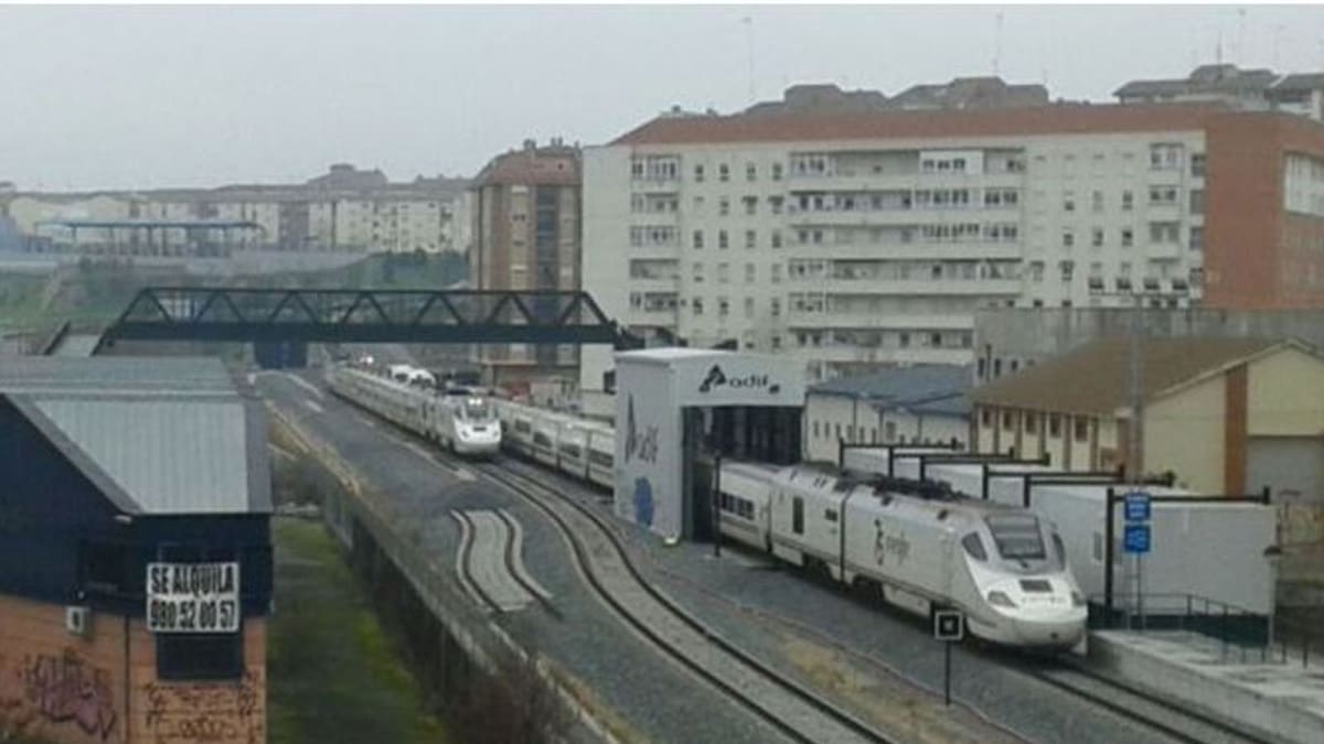 Usuarios del AVE Zamora-Madrid denuncian la dificultad para adquirir los billetes