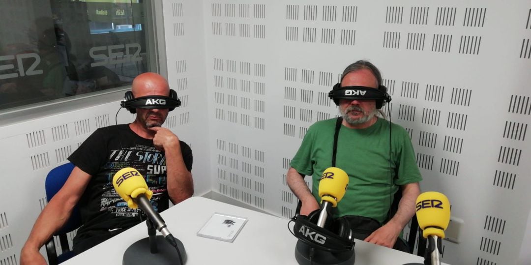 Miguel Ángel Lillo y Maxi Asensio, a lo Daftpunk en los estudios de Radio Puertollano Cadena SER