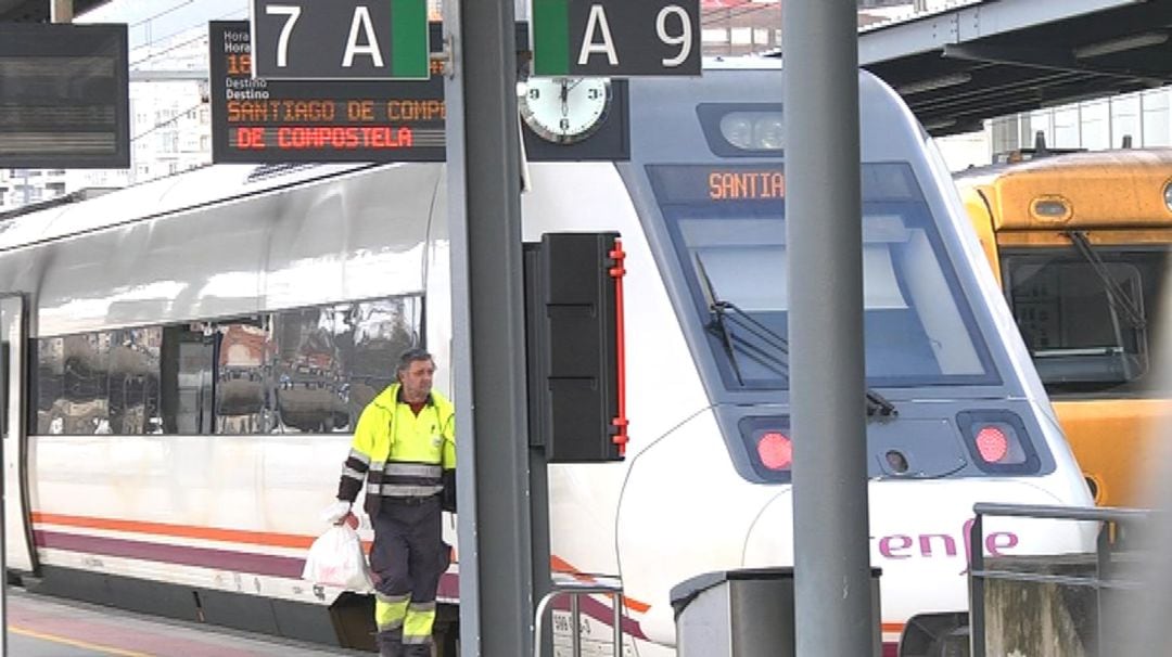 Un tren en la estación de Guixar