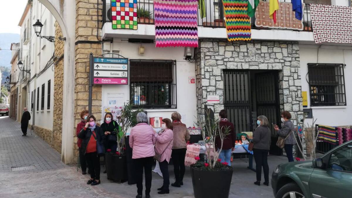 Enganchadas por un hilo