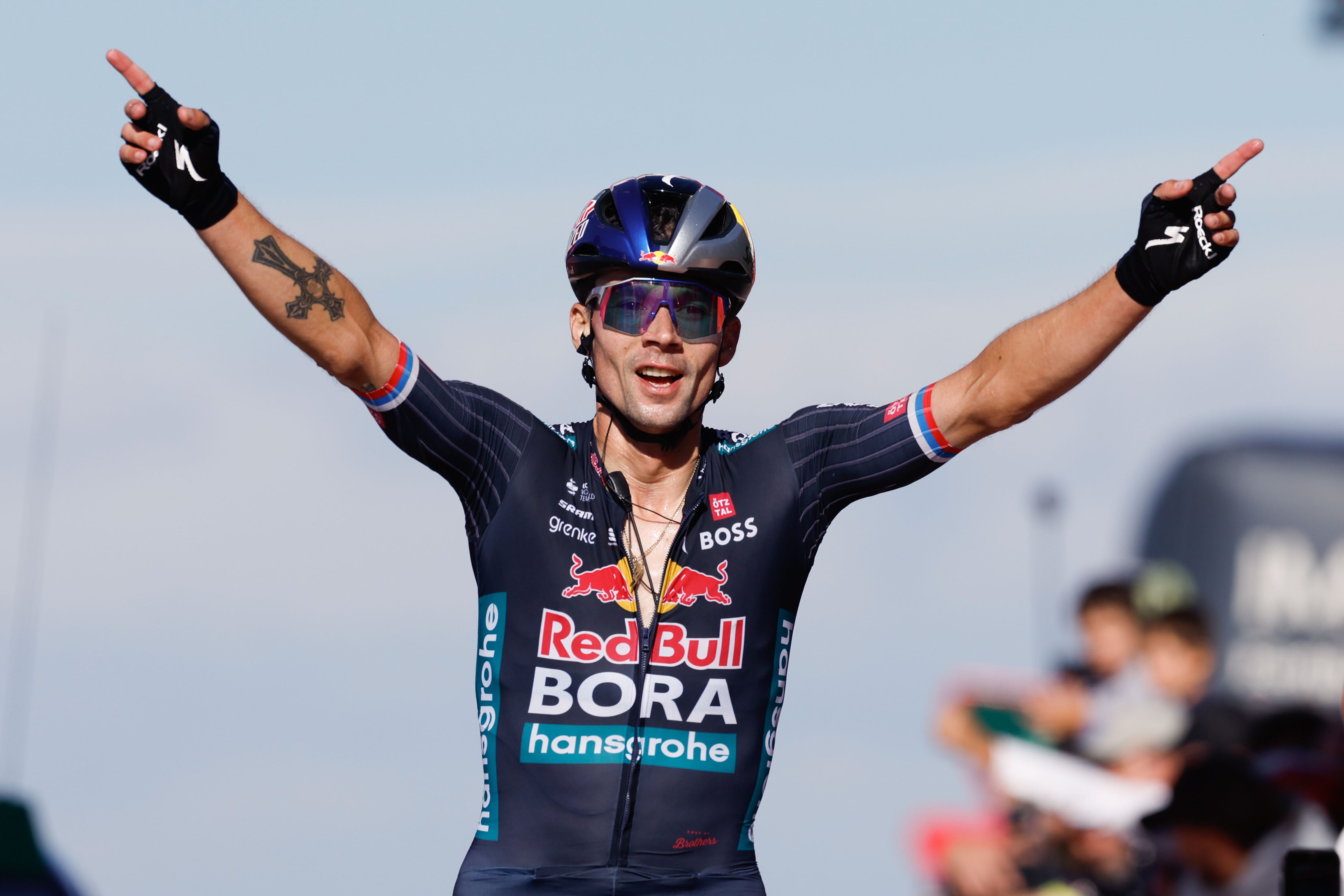 El ciclista esloveno del Bora Primoz Roglic podría celebrar su victoria en la última etapa de La Vuelta que se celebra este domingo, 8 de septiembre