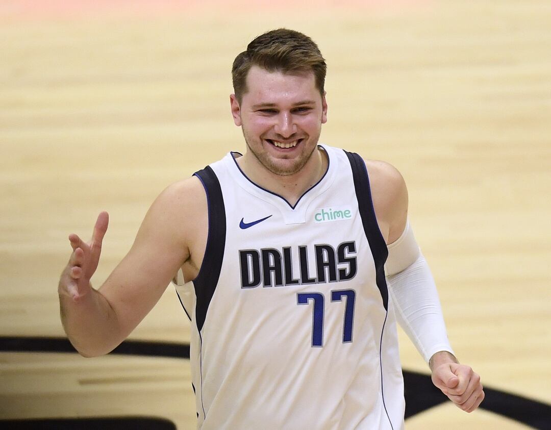 Luka Doncic con los Dallas Mavericks