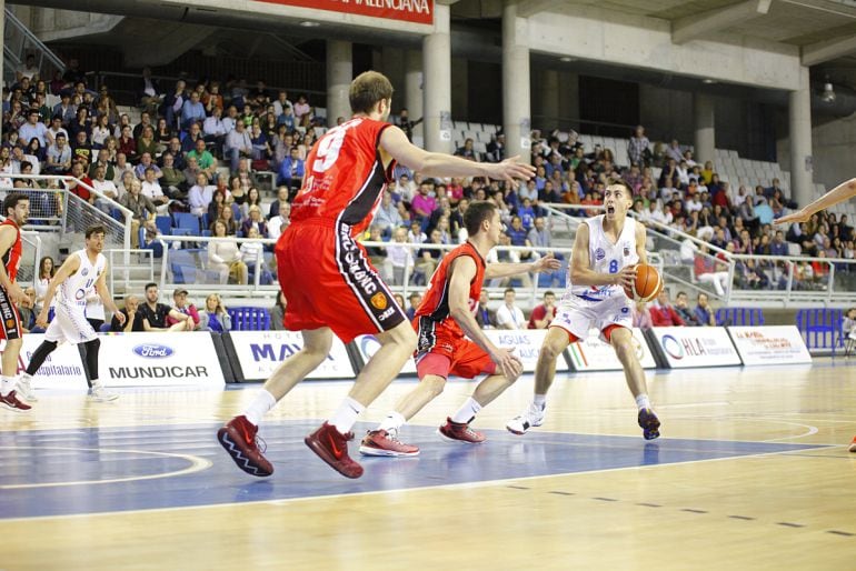 Adrián Chapela, ante Basket Navarra