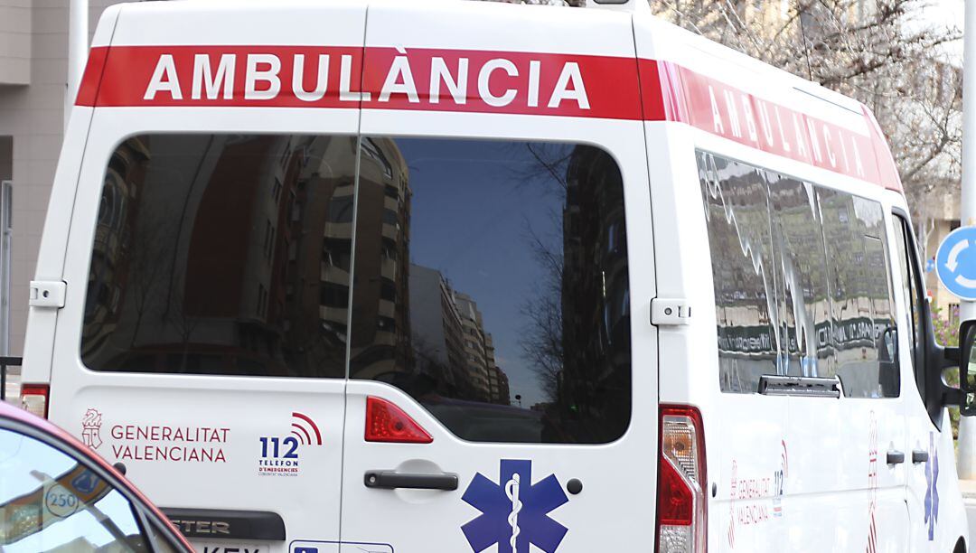 Ambulancia. Accidente en Onda. Imagen de archivo