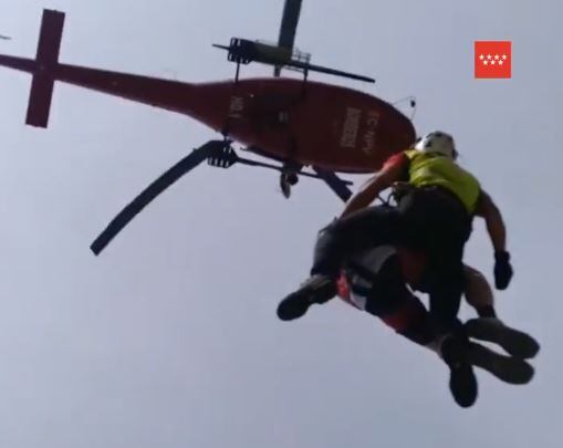 El hombre tuvo que ser evacuado en el helicóptero al resultar herido de gravedad en la zona conocida como la Senda Herreros