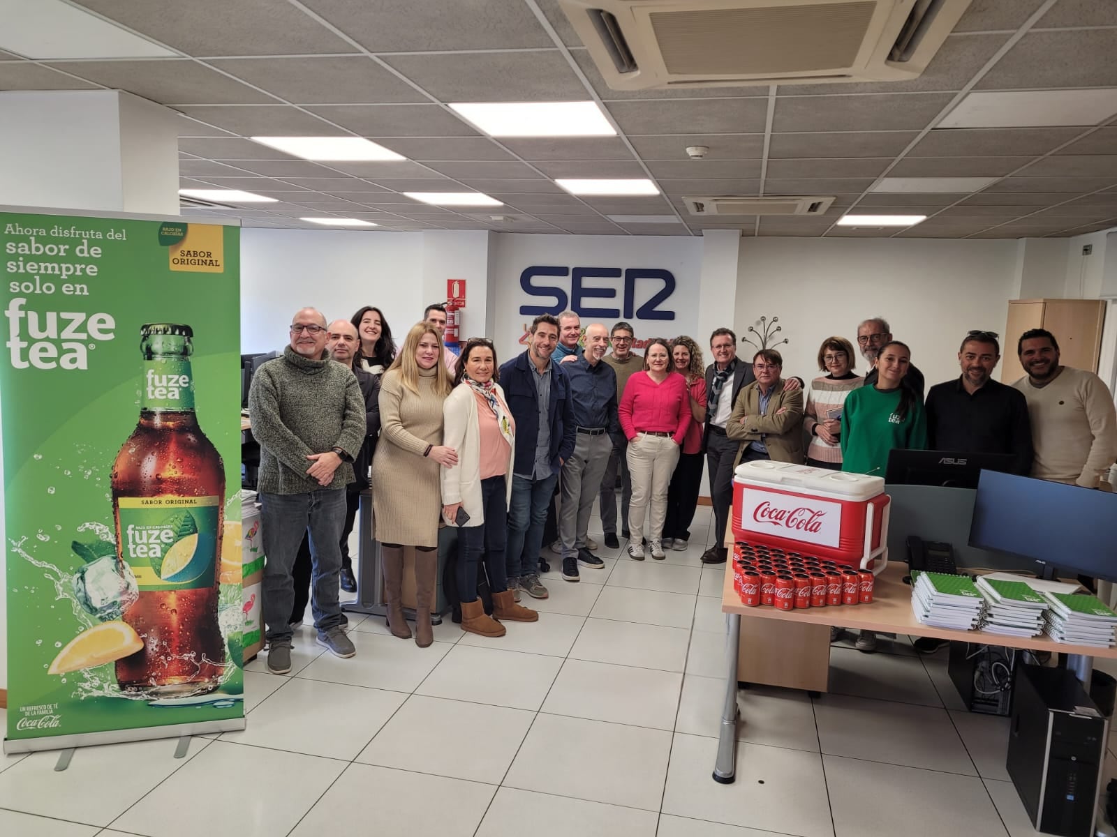 Coca- Cola Málaga visita las oficinas de SER Málaga