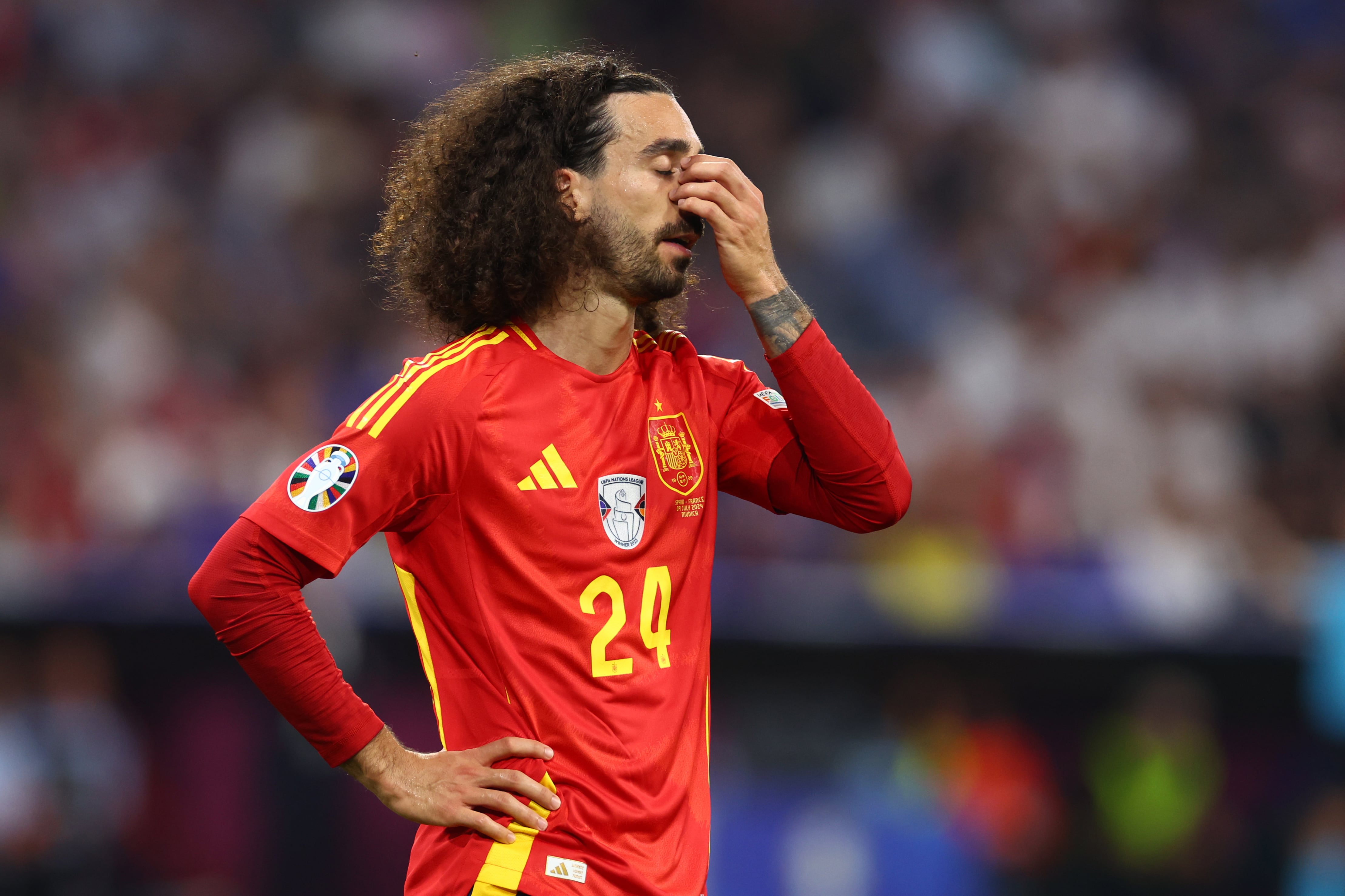 Marc Cucurella durante el España-Francia