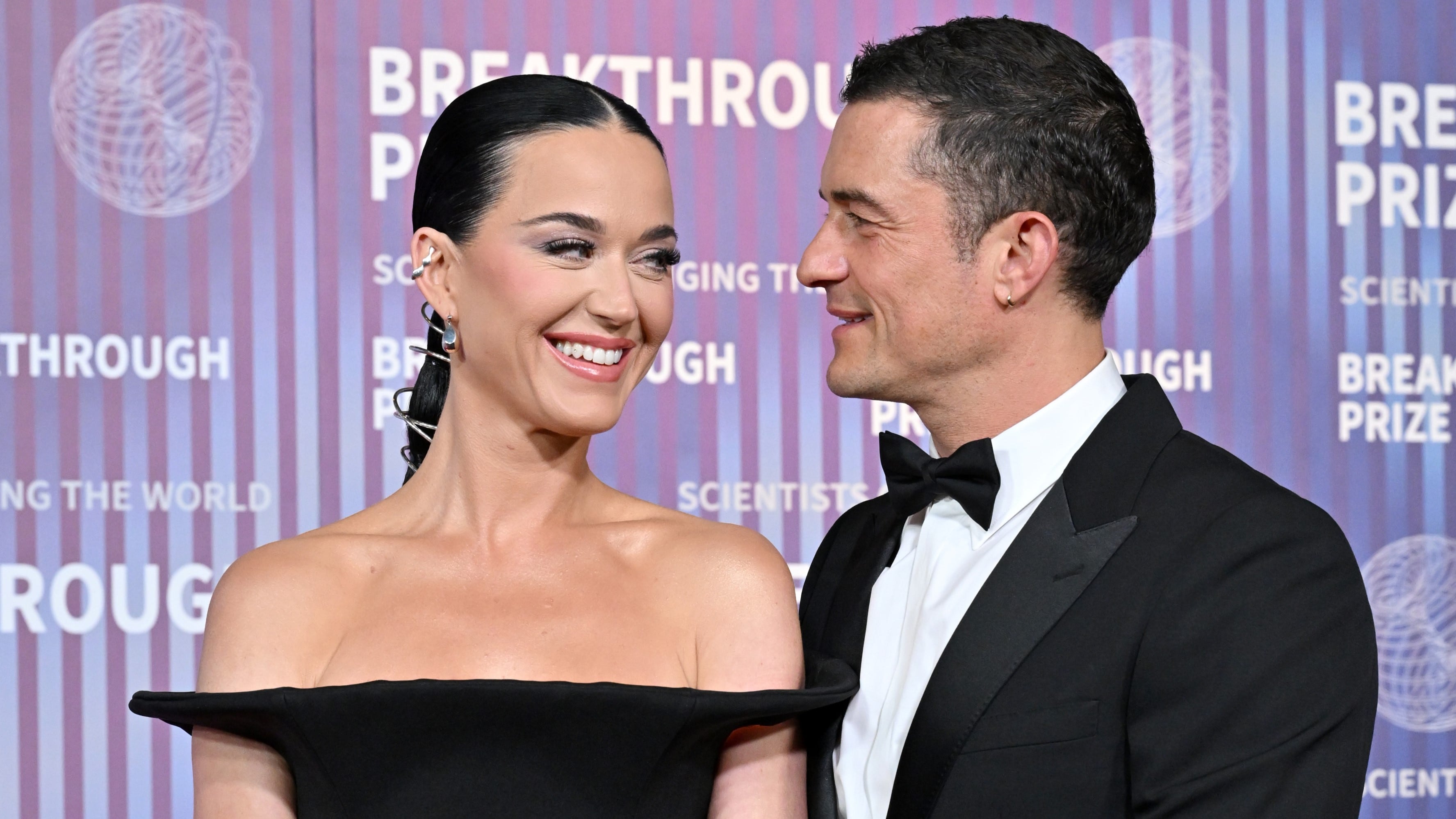 La cantante Katy Perry y el actor Orlando Bloom durante un evento.