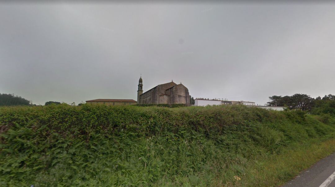 Imagen de la parroquia de Moraime, en Muxía, desde la carretera