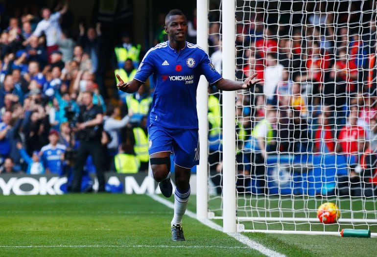 Ramires celebra un gol con el Chelsea