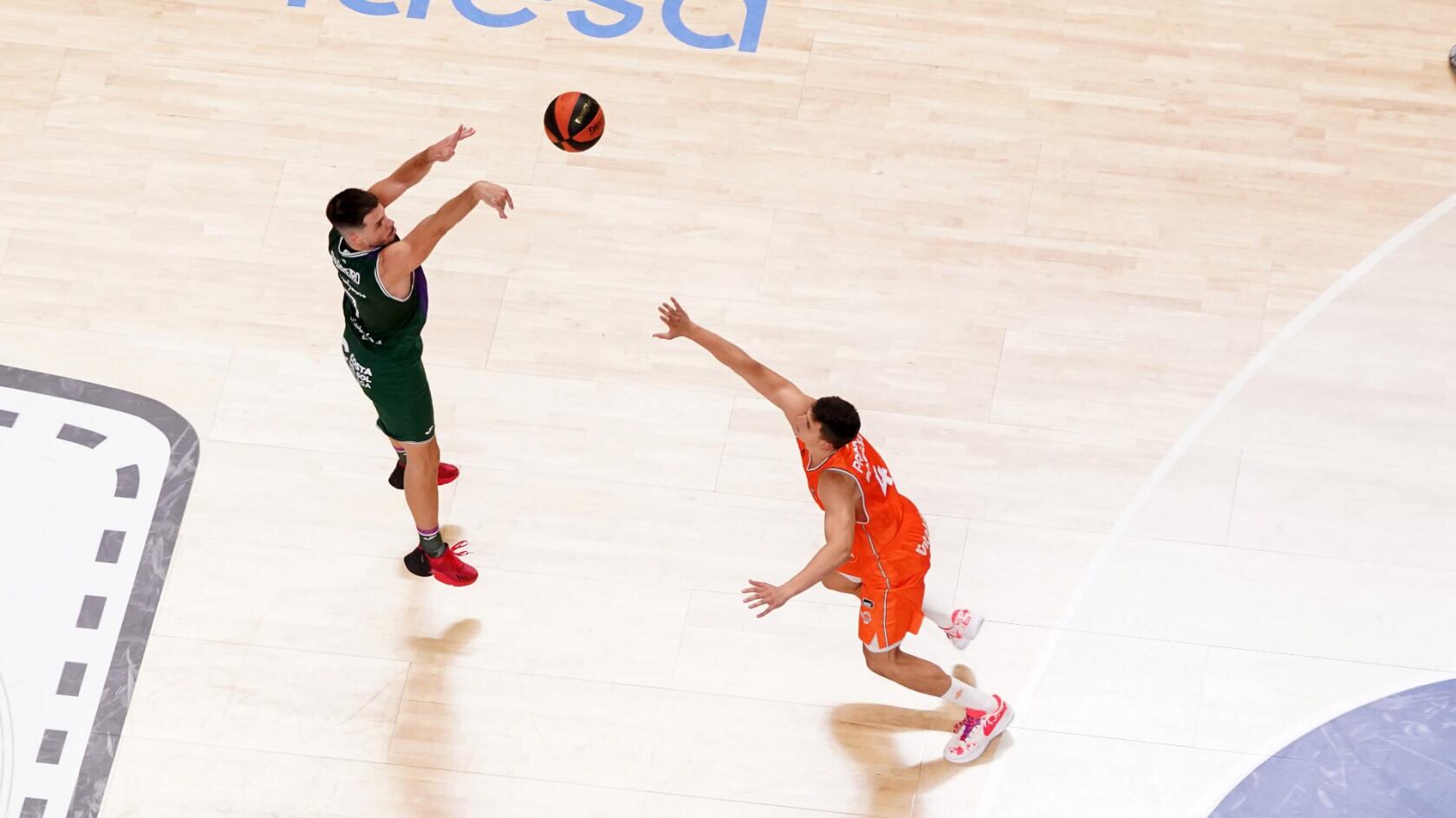 El Unicaja no pudo con el Valencia Basket en el Martín Carpena de Málaga