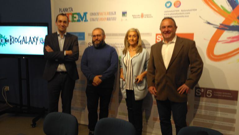 De izquierda a derecha, J. Lacunza; J. Armentia; Mª J. Grilló y J. Pozueta