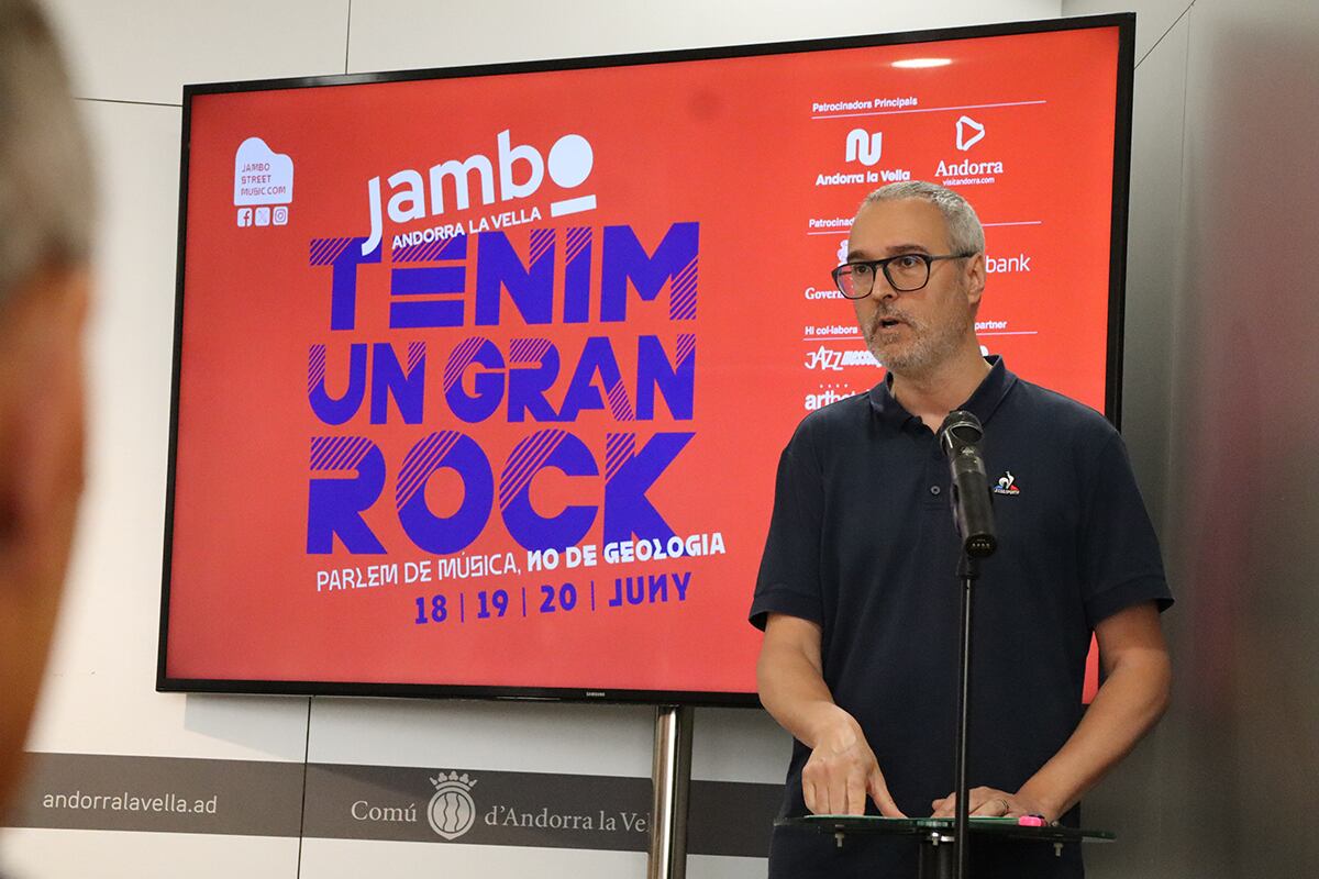 Un dels organtizadors del festival, Oriol Vilella, durant la presentació del Jambo.