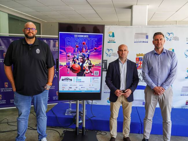 Este campus cuenta con la colaboración de la Diputación.
La Diputación Provincial de Almería convoca a los medios de comunicación a la presentación del Campus ‘Gigantes Basket’
Intervendrán el diputado de Deporte y Juventud, José Antonio García, el concejal de Deporte del Ayuntamiento de Almería, Juan José Segura, así como Javier Jiménez, organizador, ex jugador y entrenador de CB Almería y Sergio Sánchez, responsable de Expansión de la marca Gigantes.