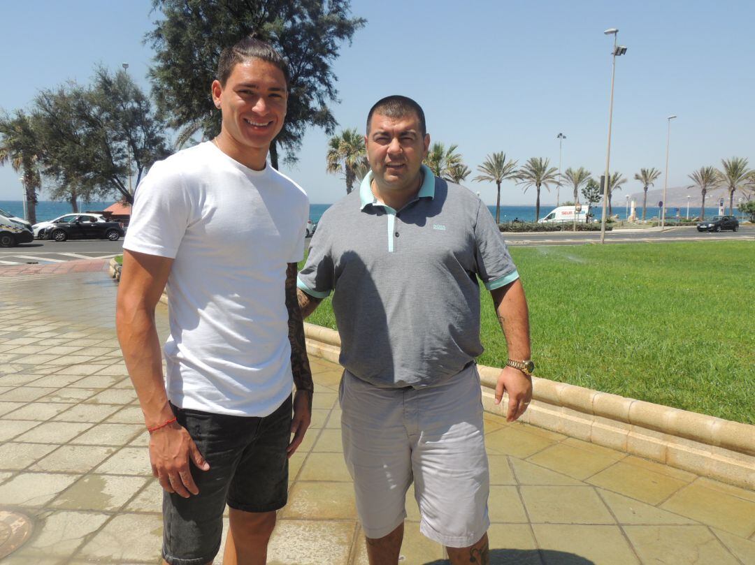 Darwin Núñez con Edgardo Lasalvia, su agente.