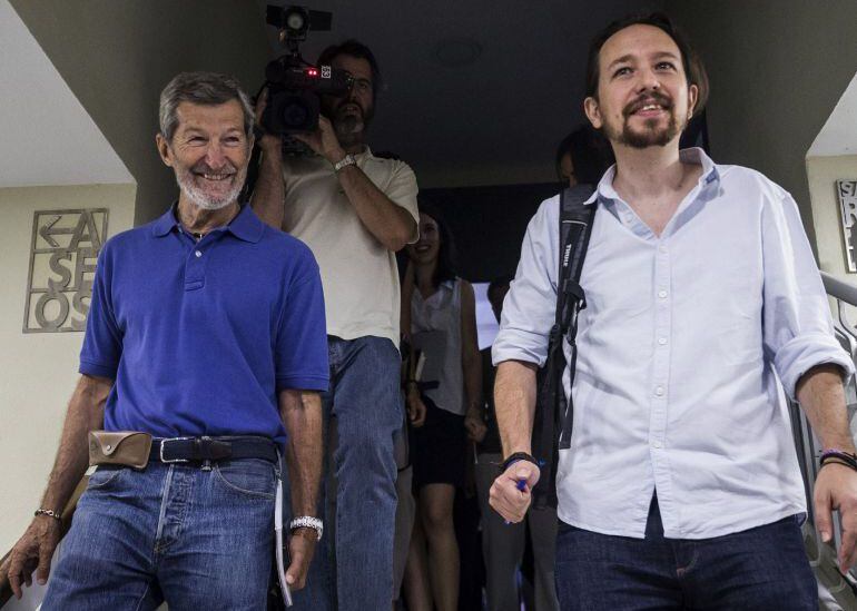 Julio Rodríguez, junto a Pablo Iglesias, en una fotografía de archivo.