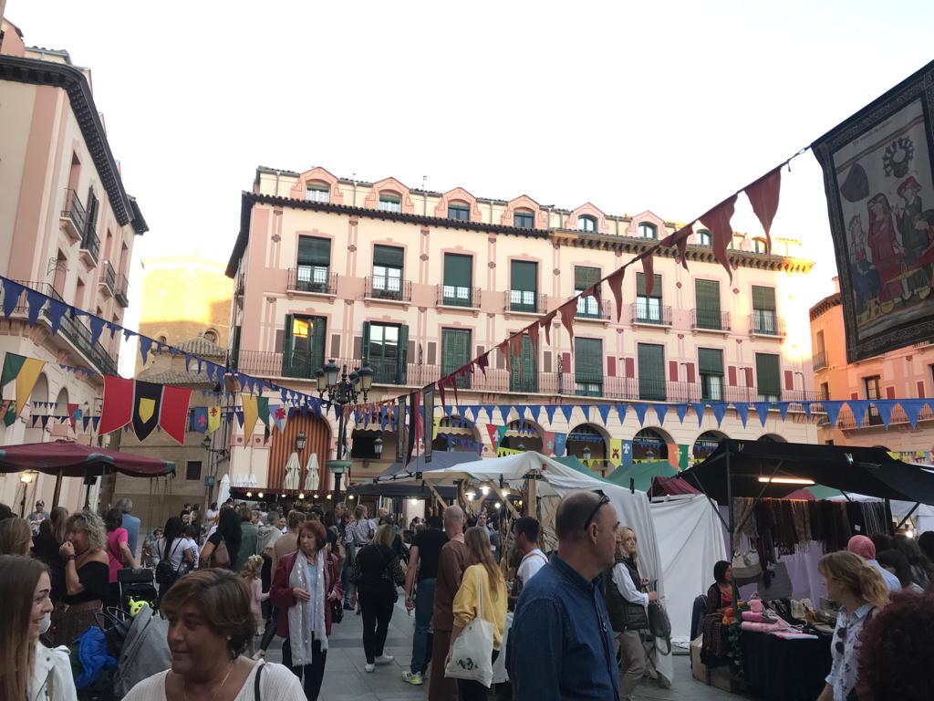 El domingo por la tarde seguía habiendo mucha animación en el Mercado medieval de Asapme