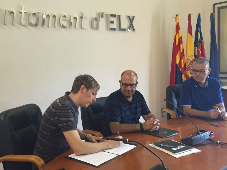 El concejqal de Participación, Felip Sánchez y el presidente de la Federación de Vecinos, Bernardo Sánchez