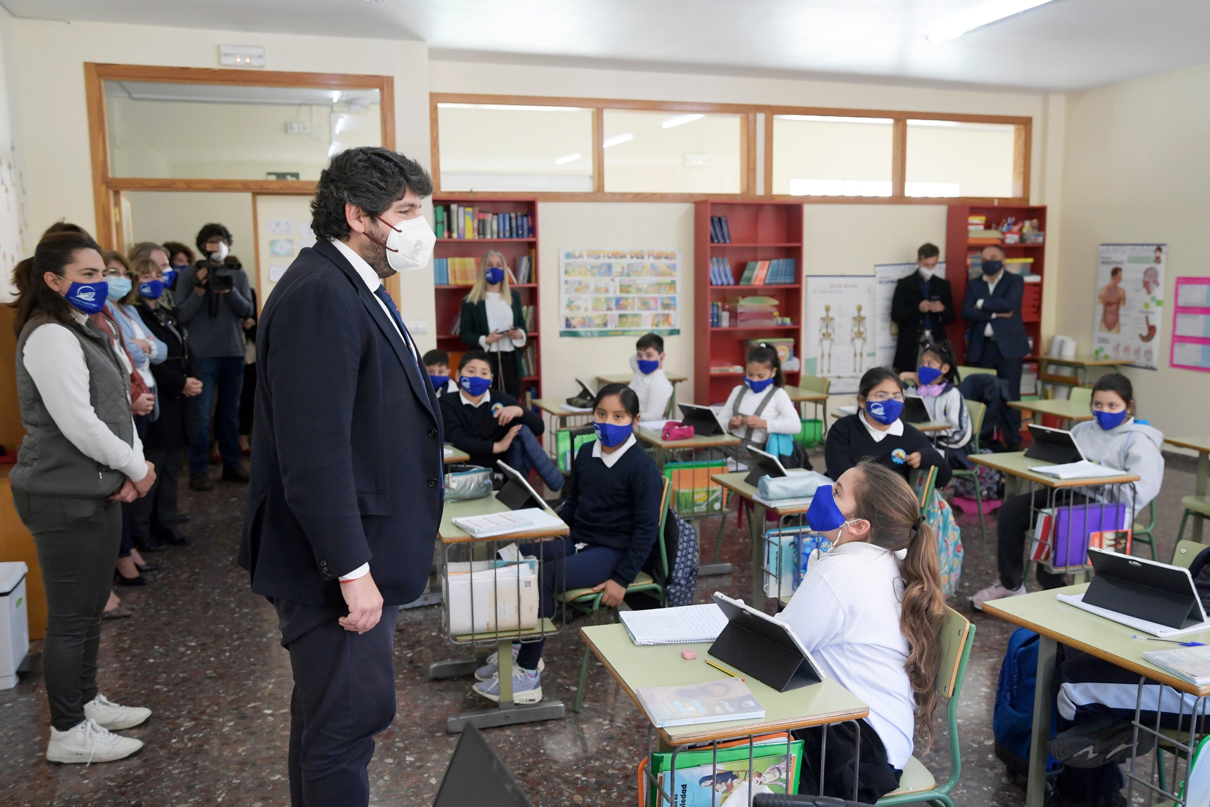 López Miras visita el colegio Divino Maestro