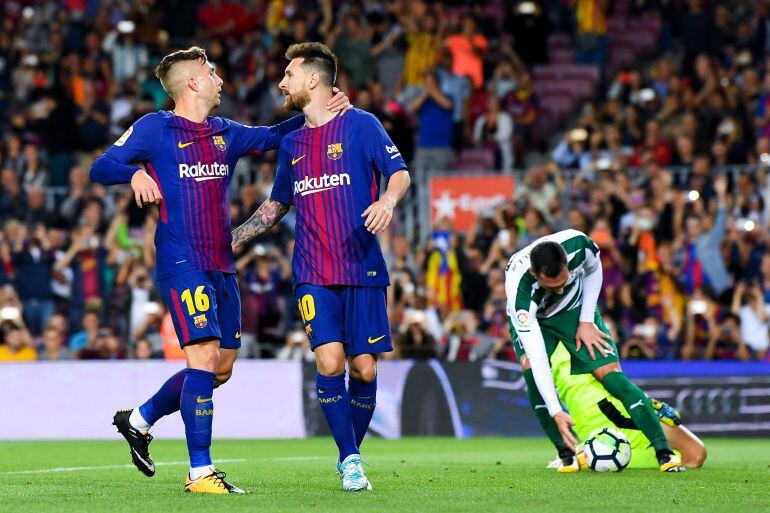 Gerard Deulofeu y Leo Messi celebran un gol ante el Eibar. 