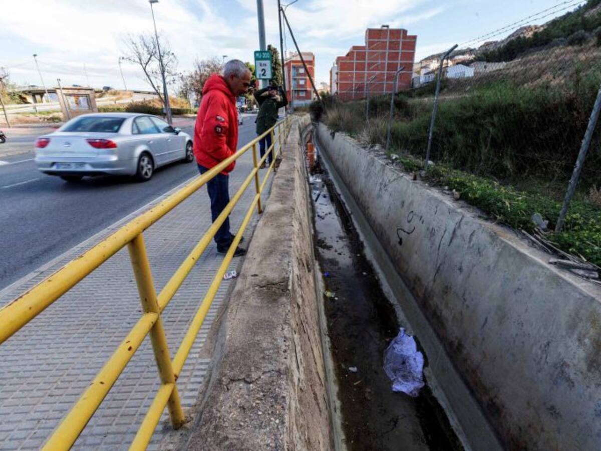 El dueño del vehículo aparecido a 1 km de la mujer inglesa fallecida se niega a declarar ante la Policía