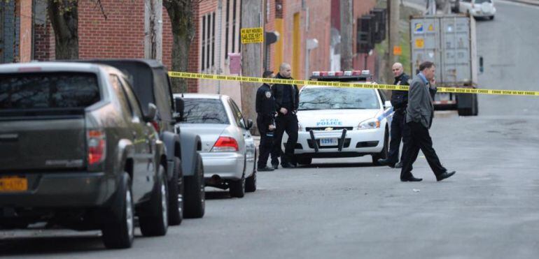 La Policía de Nueva York acordona la zona en la que fue tiroteada Ana Charle