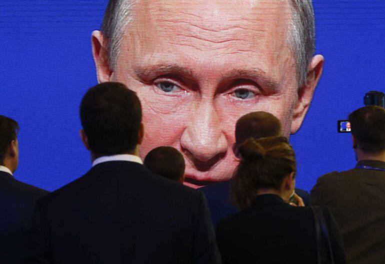  Participantes en el foro internacional economico de San Petersburgo donde el presidente Putin se ha desvinculado de las acusaciones de interferir en el proceso electoral norteamericano