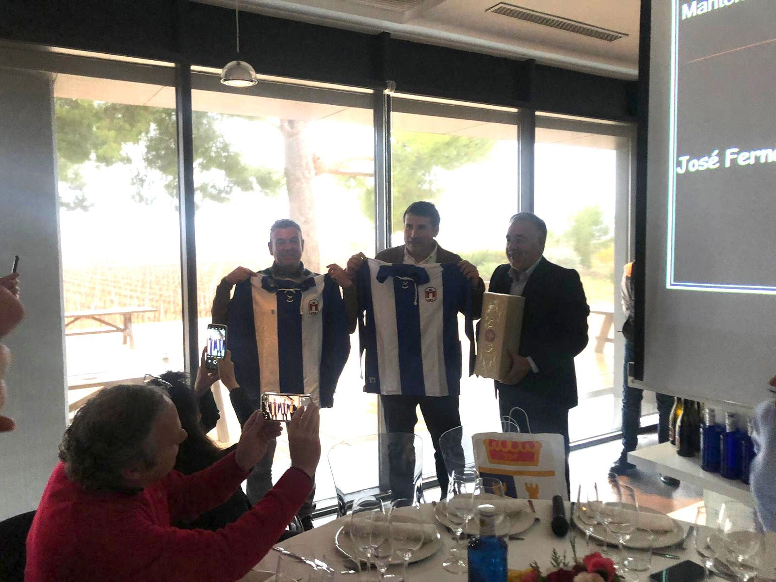 Entrega de la camiseta del centenario