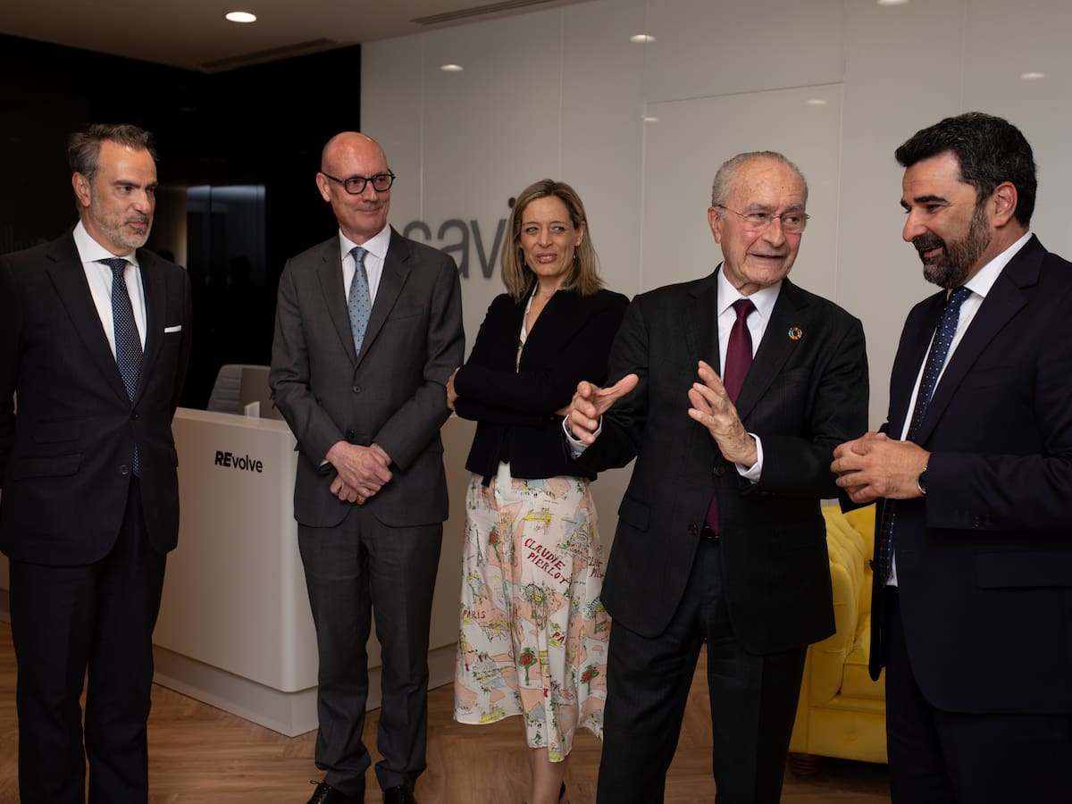 La consultora inmobiliaria Savills aterriza en calle Larios y abre una oficina con 50 puestos
