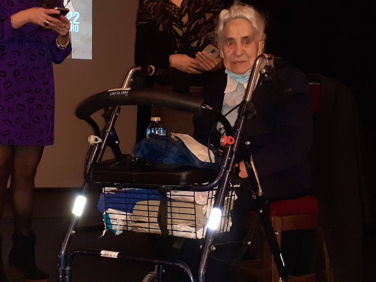 Carmen Muñoz, primera alcaldesa segoviana, recibe un caluroso homenaje el Día de la Mujer