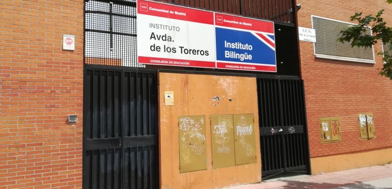 Fachada del instituto público IES Avenida de los Toreros, de Madrid