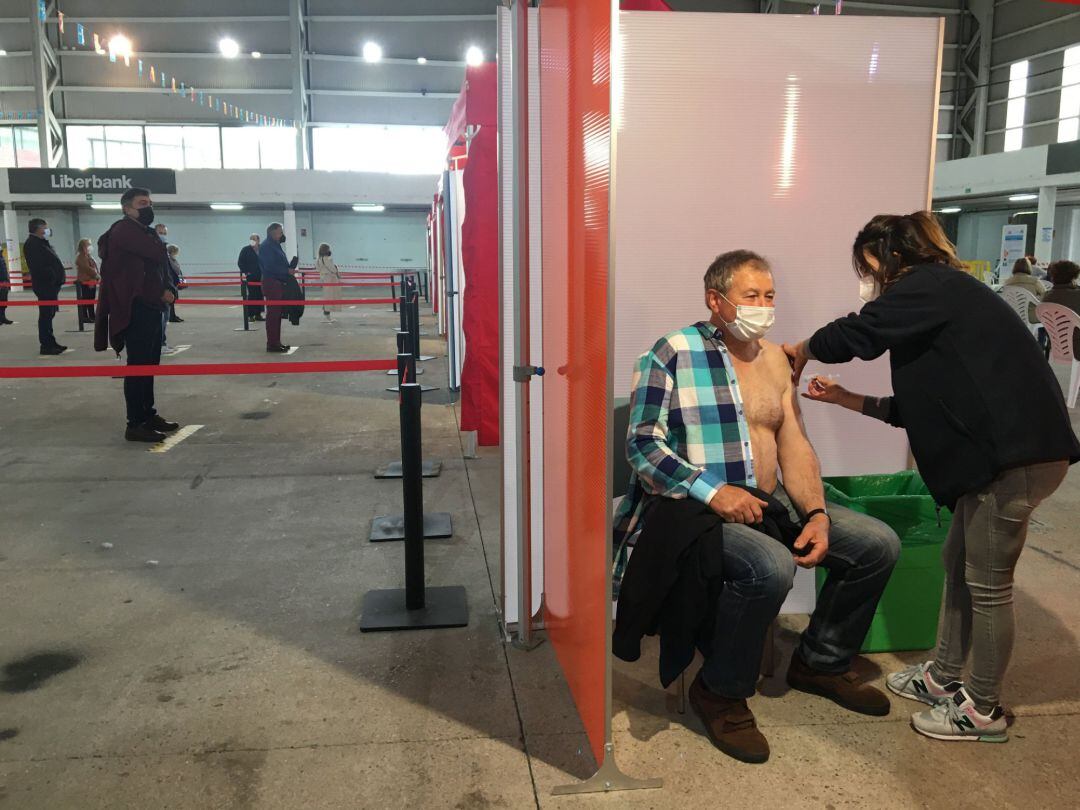 Dos de cada tres personas de más de 50 años están vacunadas